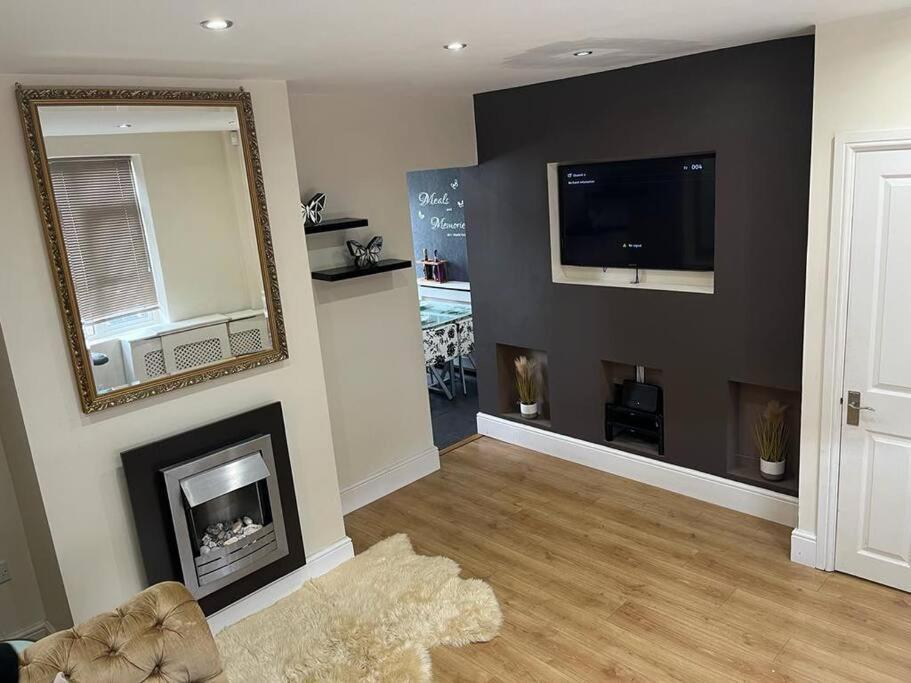 Fabulous 3 Bedroom House , Sleeps Up To 5-7 Guest. South Ockendon Kültér fotó